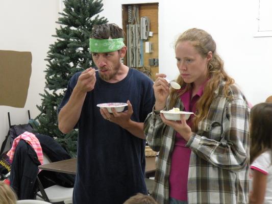 David and Katie eat some icecream.