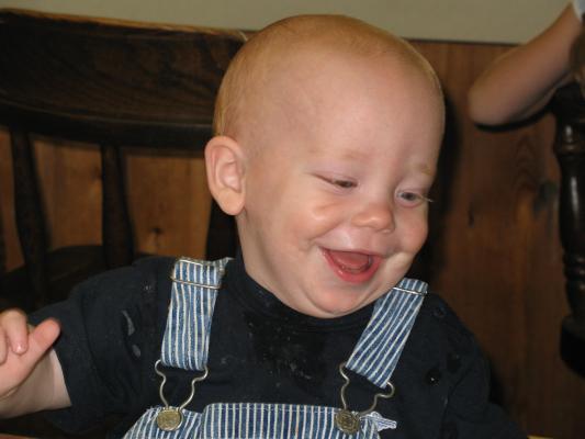 Steven Eder smiling.