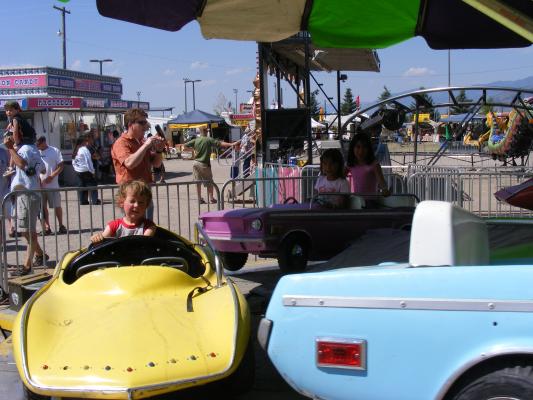 Noah chose a yellow car.