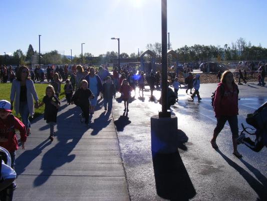kids coming to school