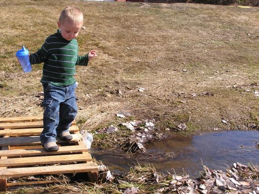 Noah found a cool bridge.