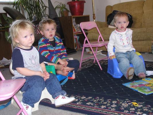 Sarah Noah and our neighbor Nya watch Super why