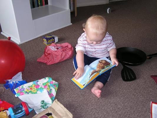 hmmm I guess Mom will have to look in the bag for herself.
Glow in the dark jammies!