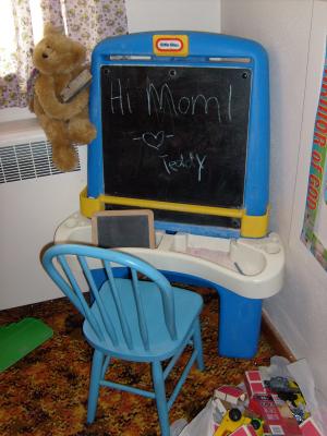 Teddy writes a note to Mom