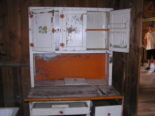 This is a l ot like my Mom's only this one is coveredin paint.
