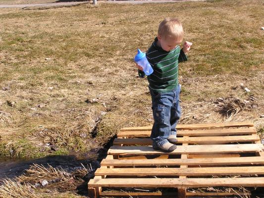 Noah found a cool bridge.