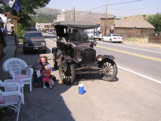 Noah, Katie and Sarah in Virginia city