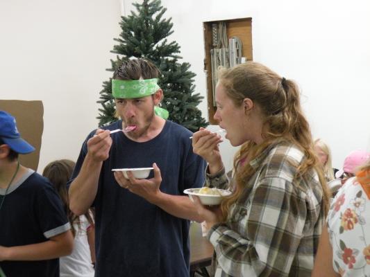 David and Katie eat some icecream.