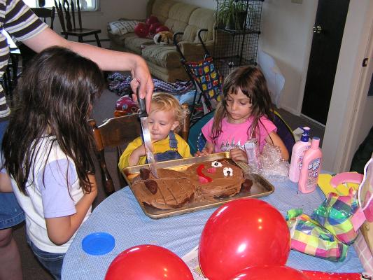 Yay! Cut the cake!
