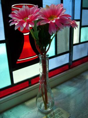The wedding flowers at First Christian Church Alliance