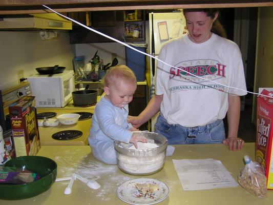Am I kneeding it right, mommy?