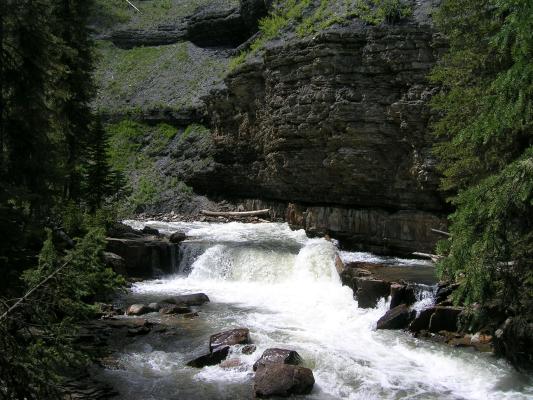 The cascades are a ploy to fool the tourists into thinking this was the waterfall.