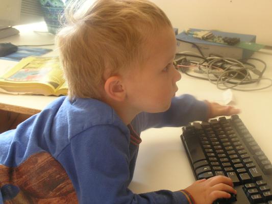 Noah plays computer