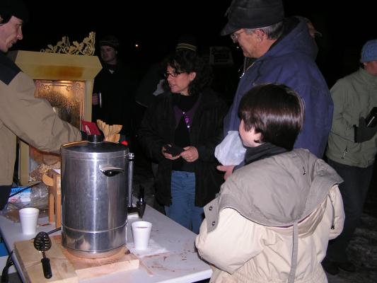 GVCC gives out hot chocolate and popcorn
at the Belgrade Festival of Lights.