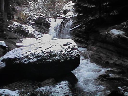 Small falls on the way to Mission Falls.