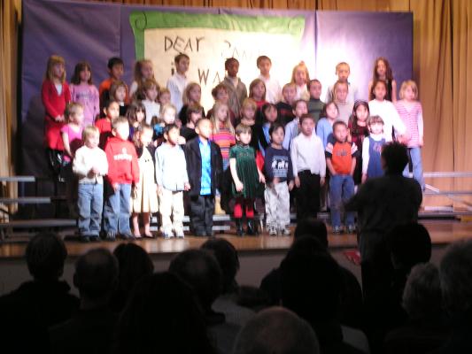 Andrea's class sings Christmas songs.