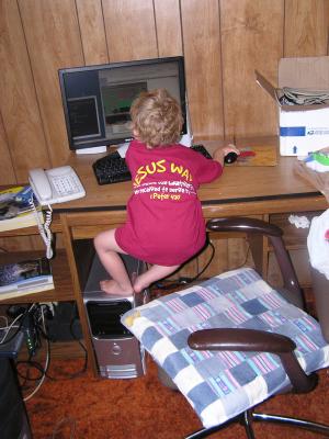 Noah plays on David's computer