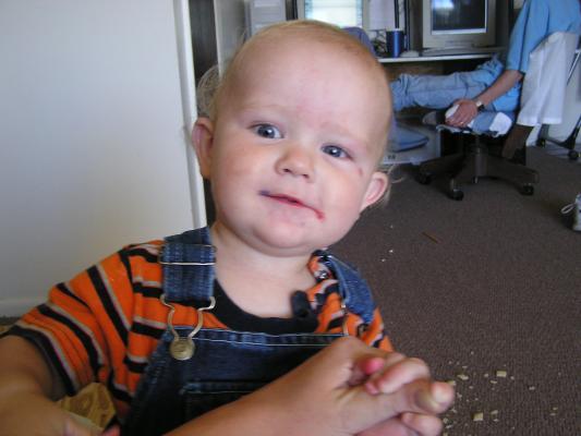 Ooooh, I want to play with the camera too!