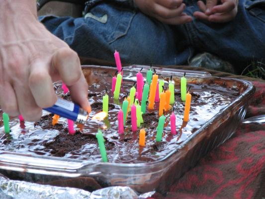 David tries to lite candles