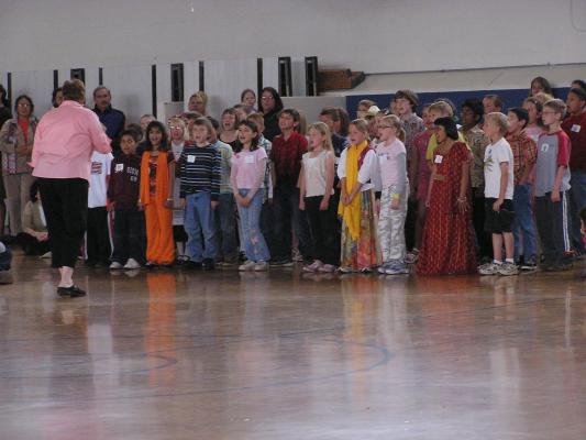 Malia's class singing .