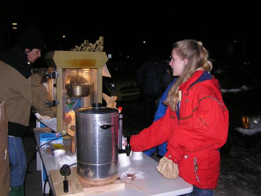GVCC gives out hot chocolate and popcorn
at the Belgrade Festival of Lights.