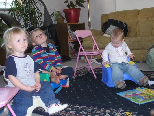 Sarah Noah and our neighbor Nya watch Super why