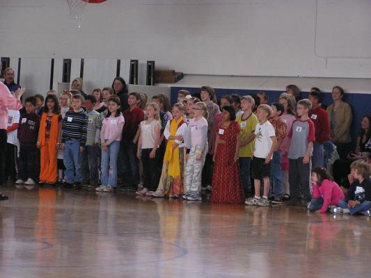 Malia's class singing .