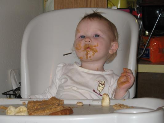 Sarah eats peanut butter and bananas.