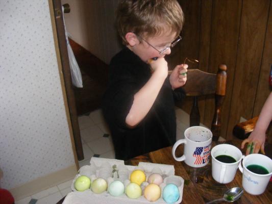 Noah opening food coloring.