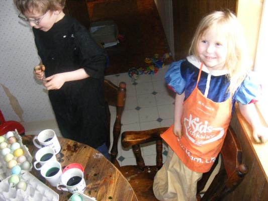 Sarah makes eggs